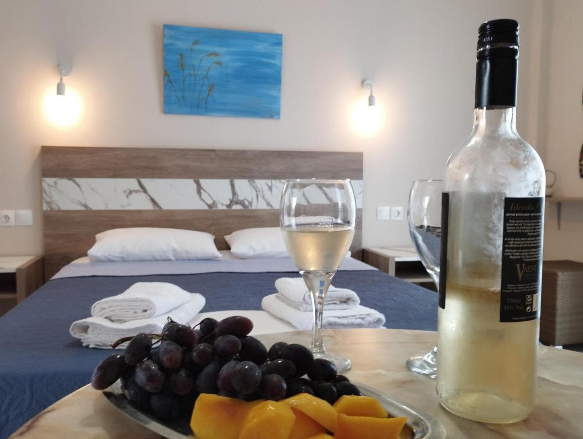 La Mer Rooms Peraia Buitenkant foto